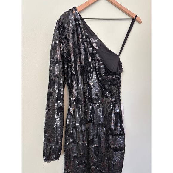 Mac Duggal Sequined Black One Shoulder Dress Gown, Size 6 - Picture 5 of 13